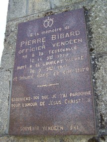 Plaque du Souvenir Vendéen en mémoire de Pierre Bibard, cimetière de Saint-Laurent-sur-Sèvre