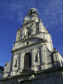 L'église Saint-Croix dans le quartier du Bouffay